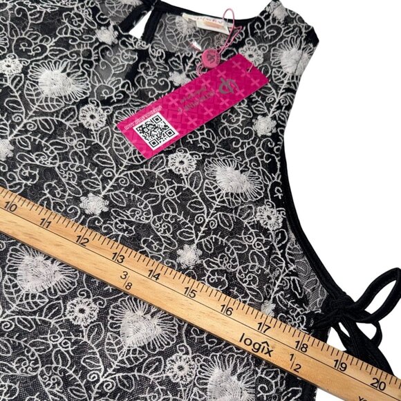 Black & White Embroidered Sleeveless Top With Side Ties By Pinky Size L - Picture 7 of 7